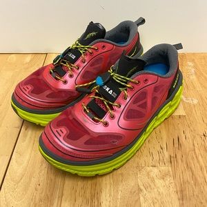 Hoka one one pink conquest running shoes